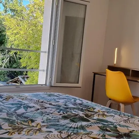 En Hypercentre, Le Nature Zen - Appart Avec Terrasse Entierement Renove - Netflix - Amazon Prime - Apartament Surgères