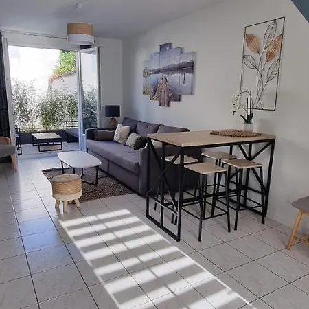 En Hypercentre, Le Nature Zen - Appart Avec Terrasse Entierement Renove - Netflix - Amazon Prime - Surgères