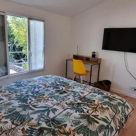 En Hypercentre, Le Nature Zen - Appart Avec Terrasse Entierement Renove - Netflix - Amazon Prime - * Surgères